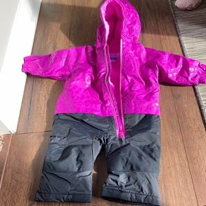 Super cute snow suit!